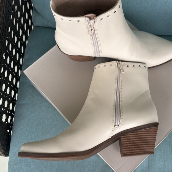 New Nordstrom Rack ivory, color, ankle booties. studded accents, Size 10. - Picture 5 of 10